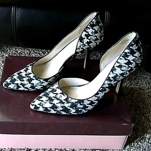 Black and white hound tooth pattern heels